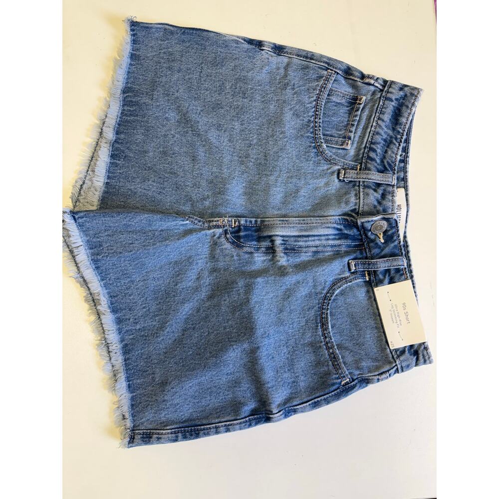 Hollister NWT 90s short ultra high rise waist 25”